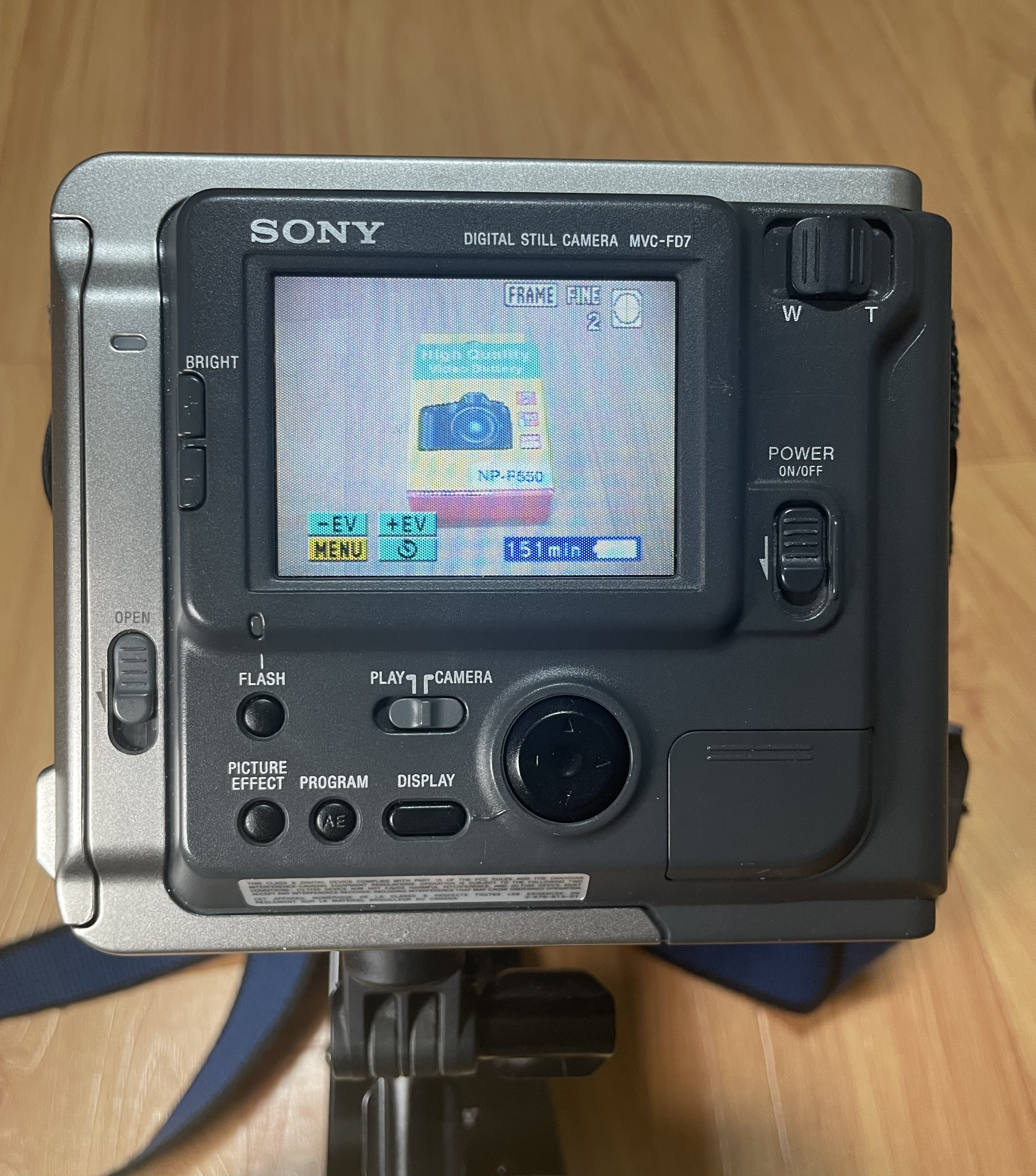 Sony digital still camera MVC-FD7